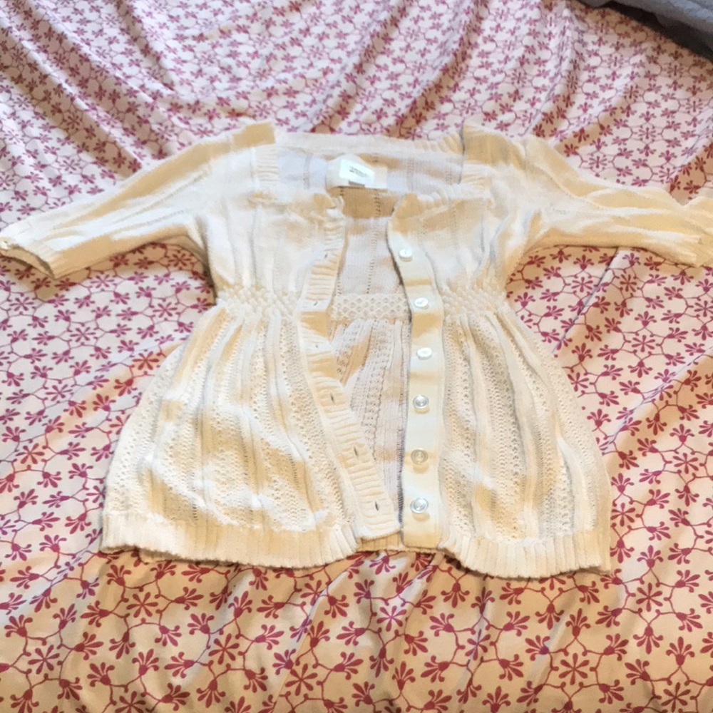 Cream sweater for youths